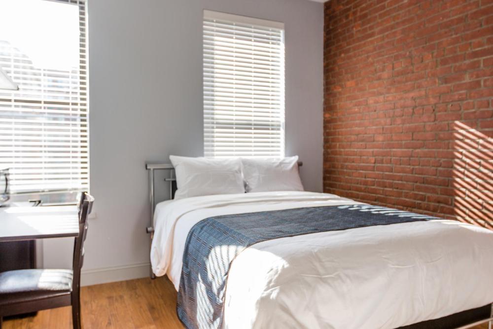 Standard Queen Room interior